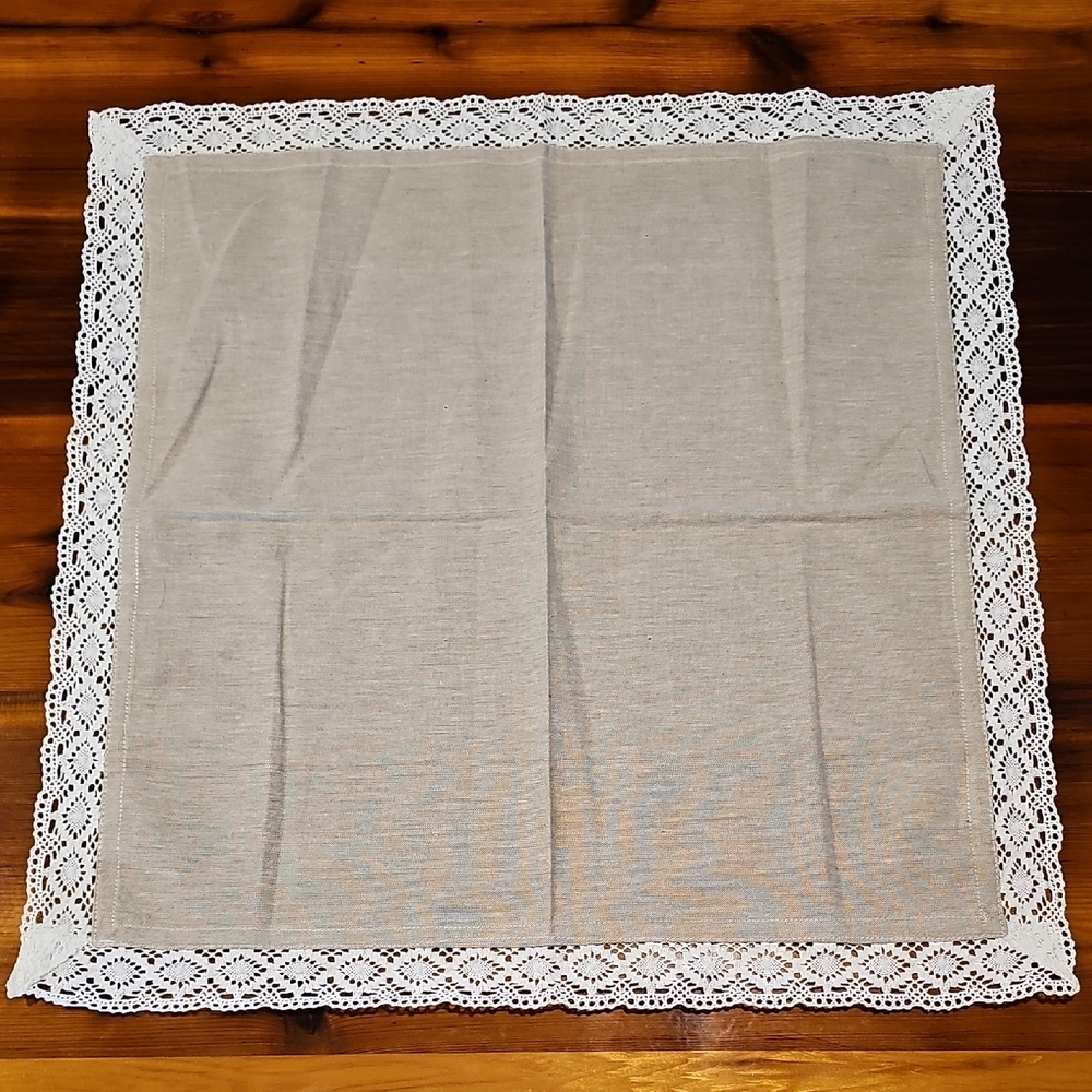 Set Of 4 City Chic Beige Fabric Serviettes with White Lace Detail